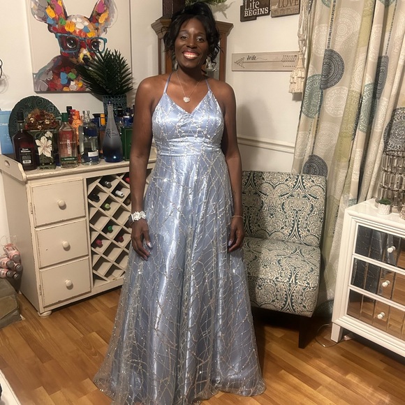 Baby blue Cinderella style size junior 13/14 formal homecoming dress sequins - Picture 1 of 2